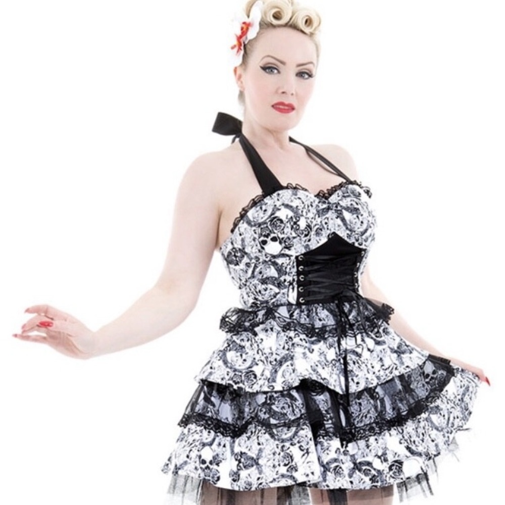 Heart and roses spooky skull gothic dress - size SMALL-8